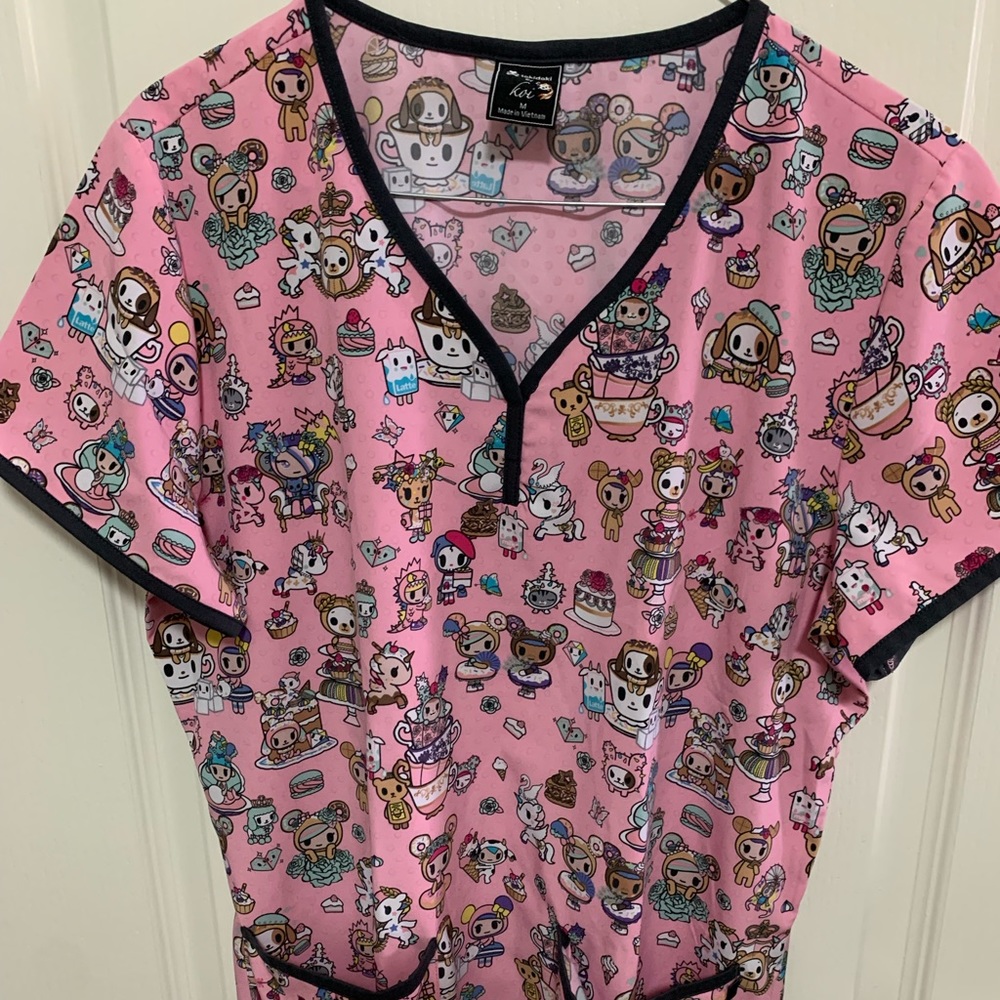 Koi Tokidoki scrub top